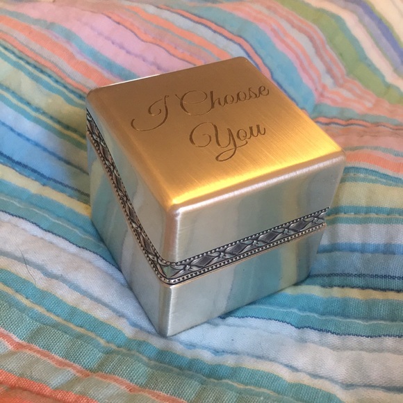 Silver tone ring box. - Picture 7 of 7